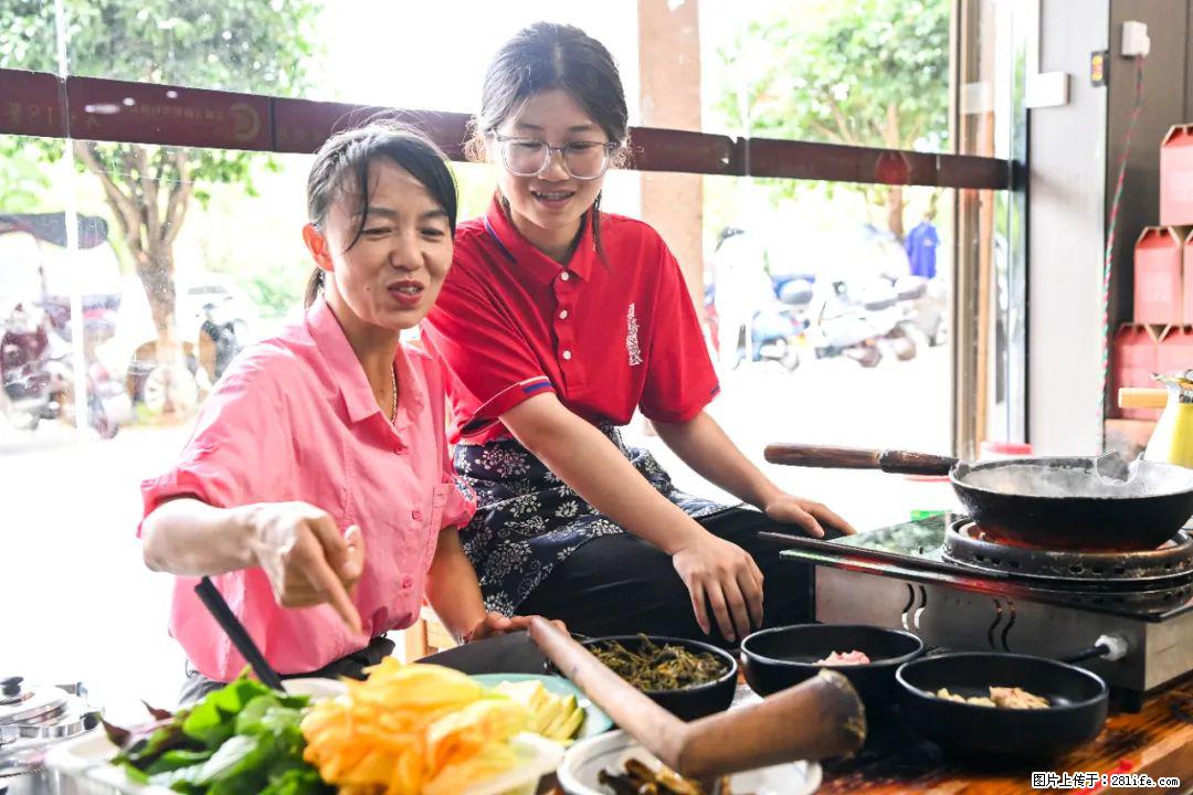 全网追的“扁担女孩”,找了一份暑假工,时薪12元 - 长沙生活资讯 - 长沙28生活网 cs.28life.com